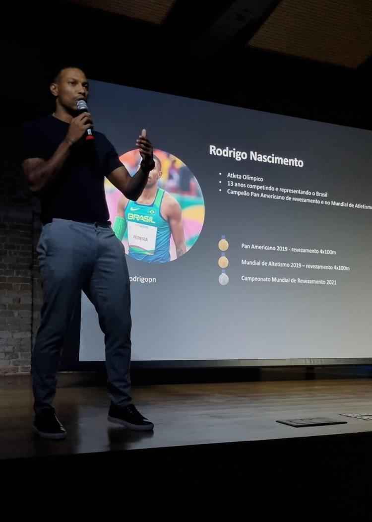 Atleta Rodrigo Nascimento contando sobre sua experiência com o HUAWEI WATCH GT 4