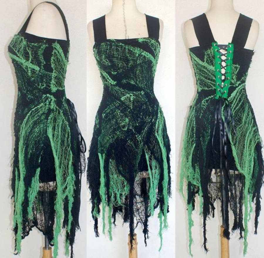 montagem com três fotos de um vestido para fantasia de aranha verde. A primeira, ele de lado, a segunda, ele de frente e a terceira, ele de costas