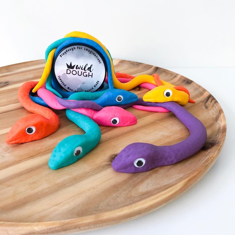 cobra de massinha para fazer a Trend do Tik Tok