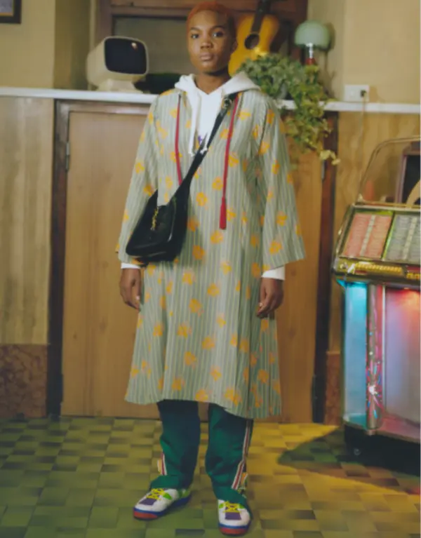 Túnica, moletom, calça e bolsa Gucci Modelo usa única, moletom e calça