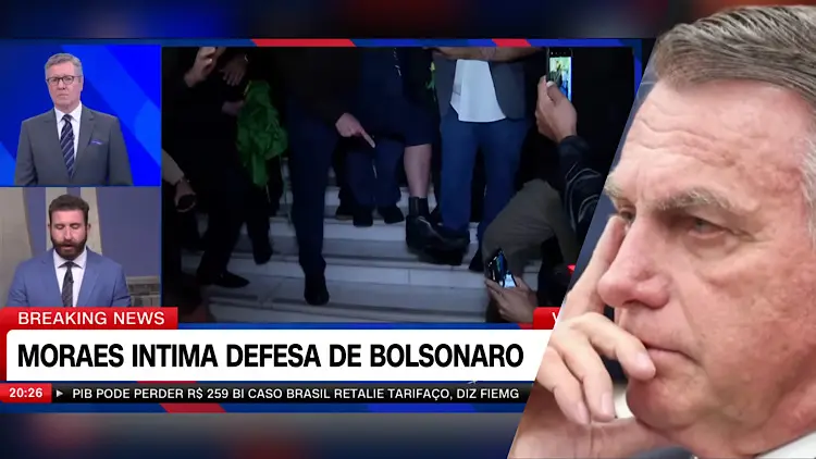 Polícia afirma que conteúdo do pen drive de Bolsonaro é irrelevante para o caso.