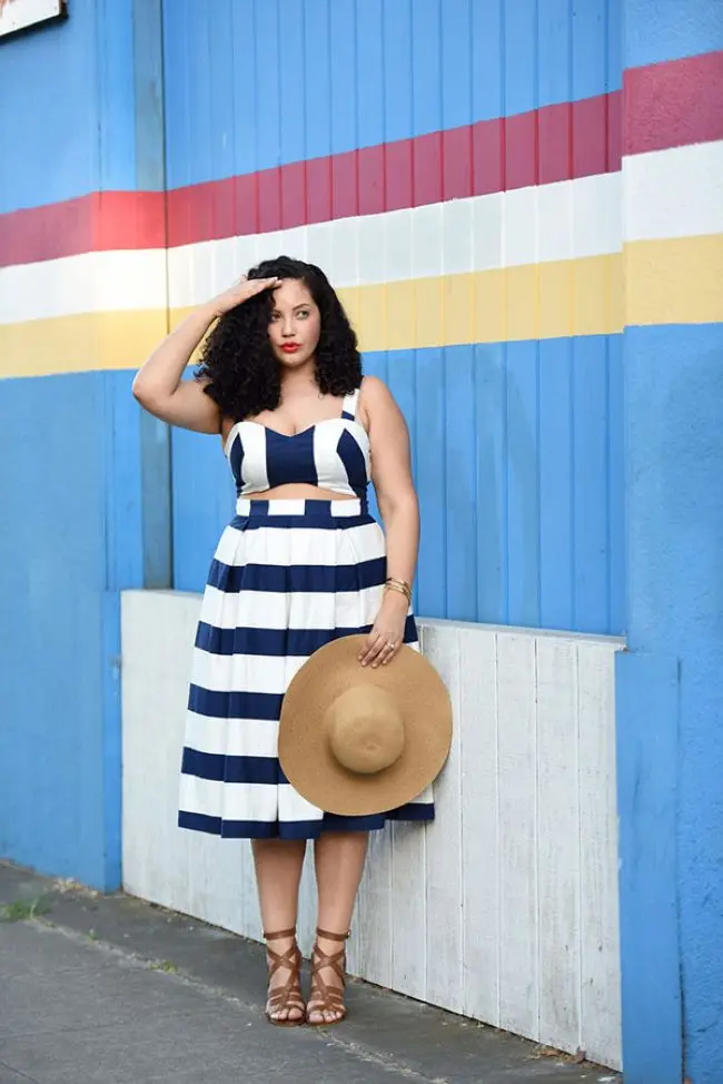estampa de listras plus size
