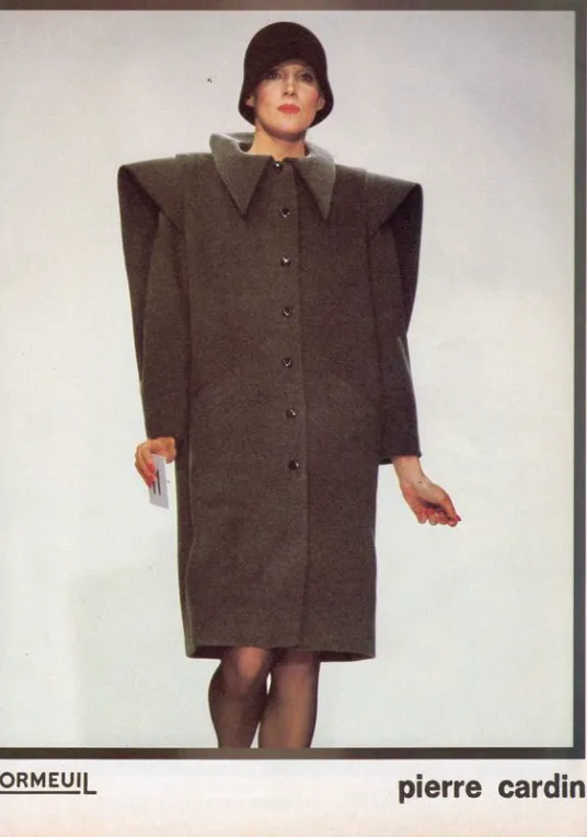 Paletó maxi ombreira Pierre Cardin