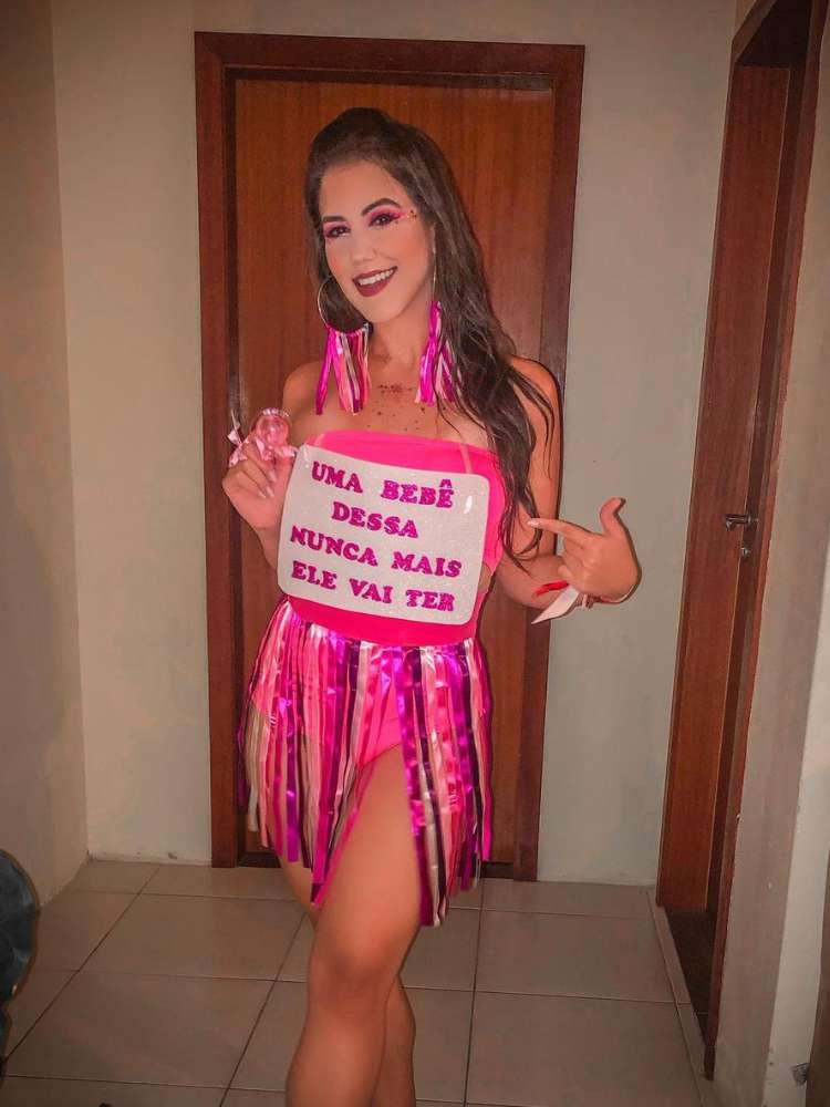 Opção de plaquinhas para look de Carnaval