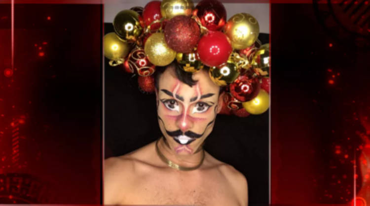 Victor caracterizado para circo.