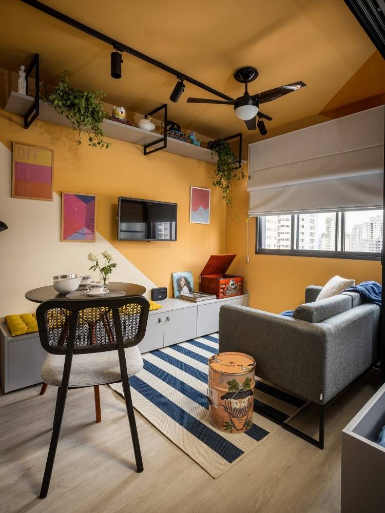 Sala de apartamento de 25 m² após passar por reforma