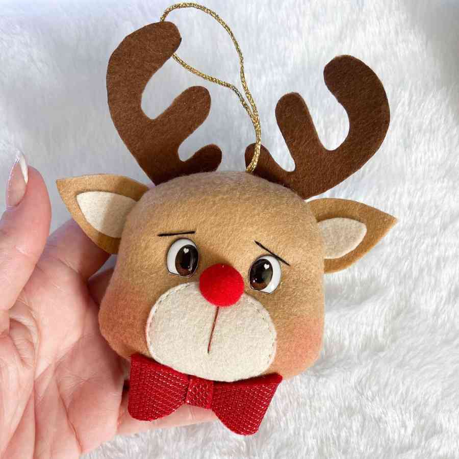 Enfeite de Natal cervo de feltro decorativo para árvore natalina.