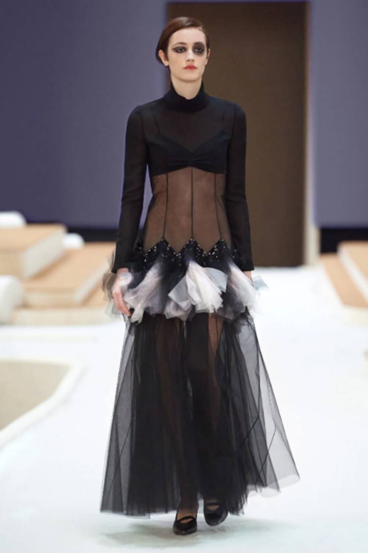 Foto do look 29 do desfile da Chanel.