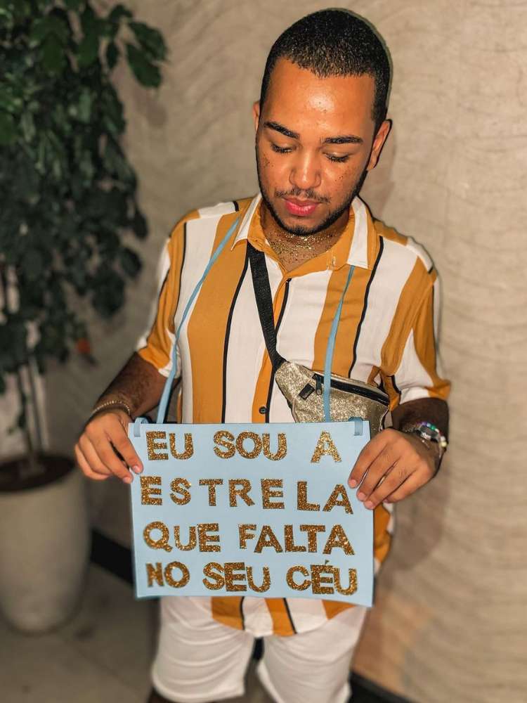 Opção de plaquinhas para look de Carnaval