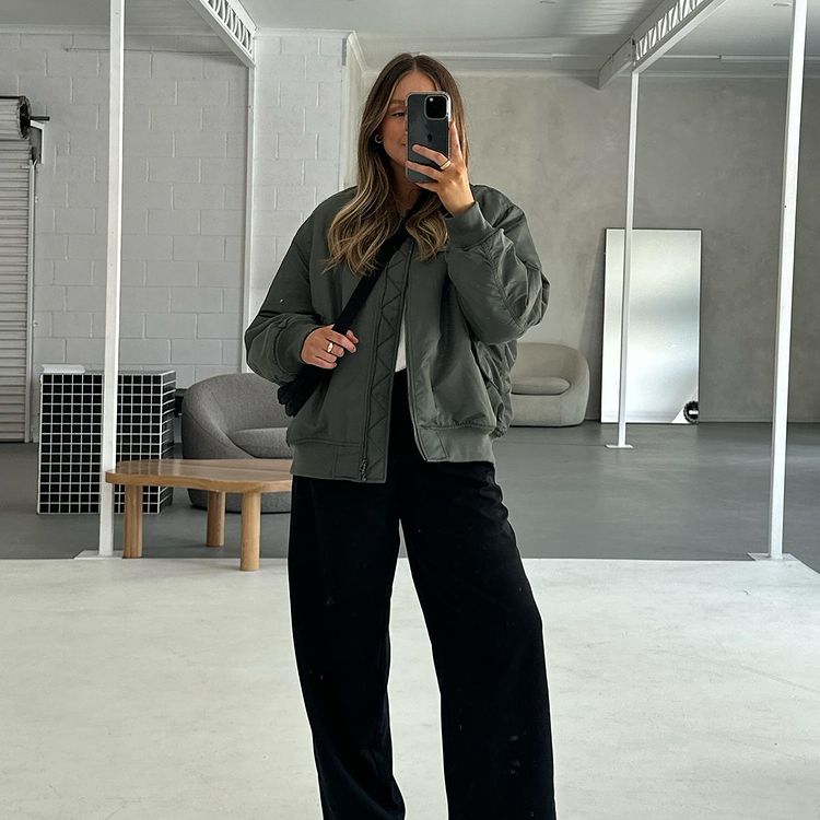 casaco tendência de inverno, modelo bomber jacket verde