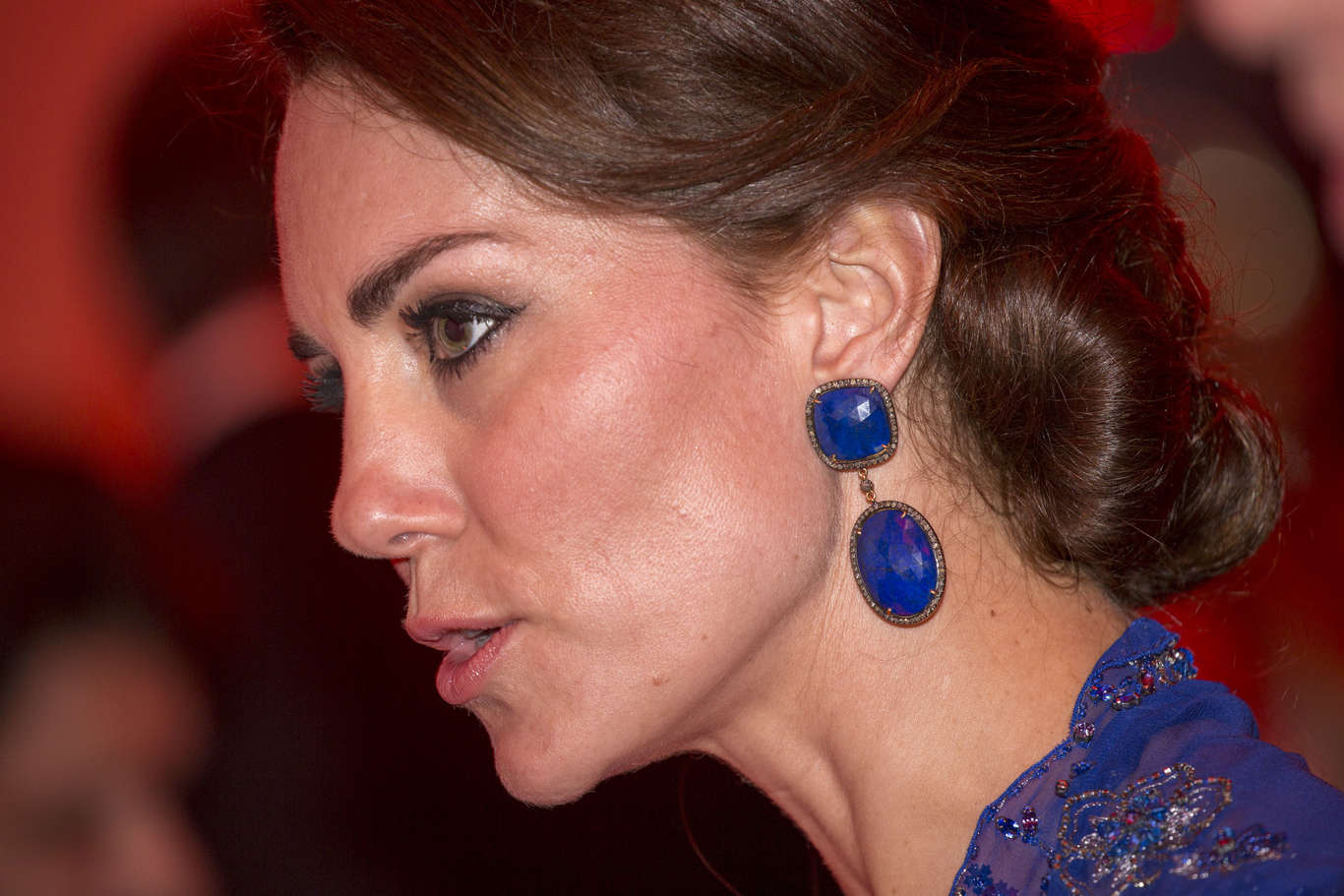  Kate Middleton - A Duquesa usou brincos do designer Amrapali