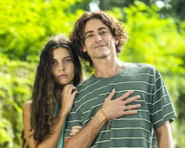 Foto do casal.