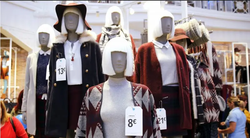 manequins de loja de roupa 