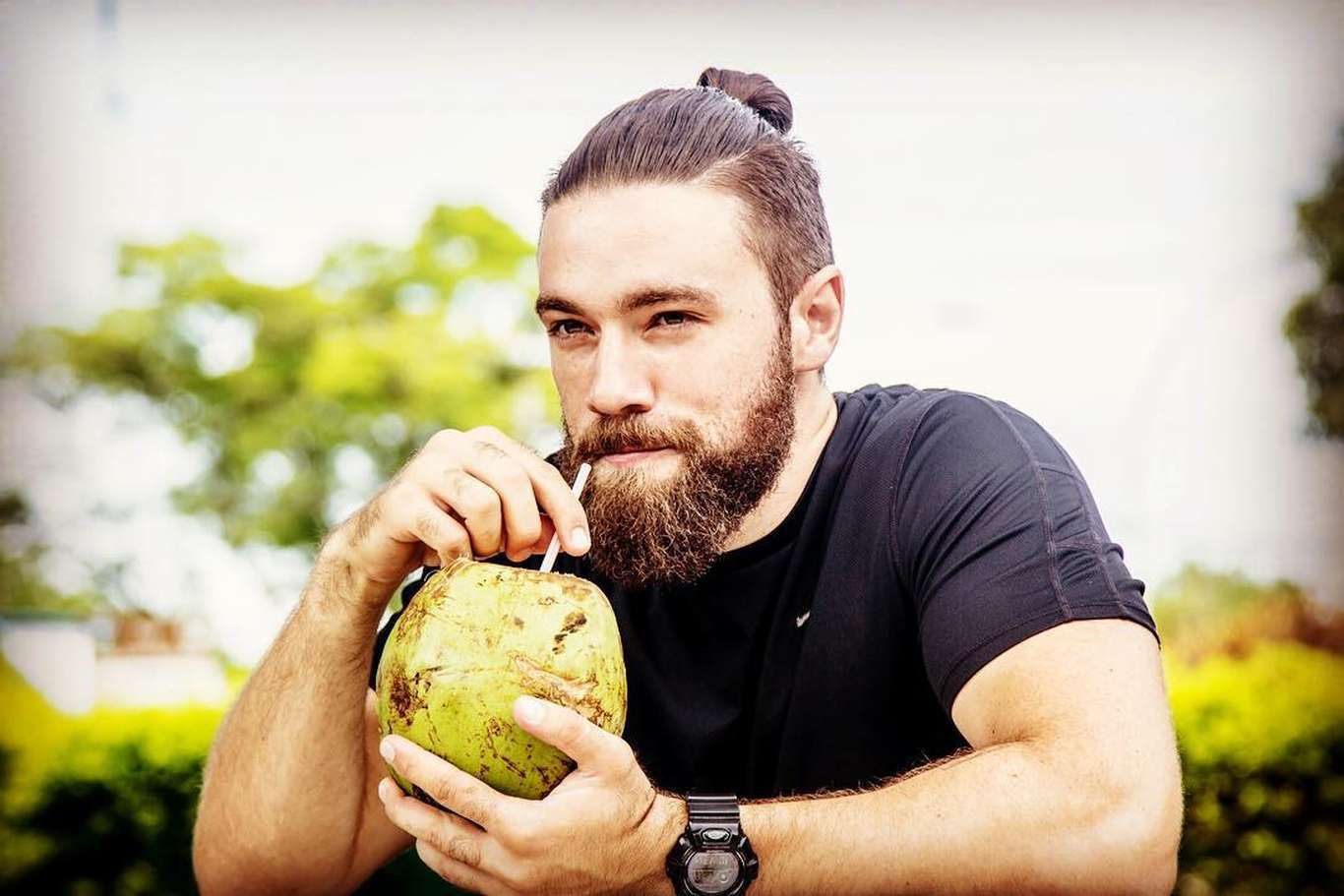 Lucas Valença, o hipster da Polícia Federal - Após participar da operação policial que prendeu o ex-deputado Eduardo Cunha, Lucas Valença ficou conhecido como o "hipster da Federal" e fez até mesmo um ensaio sensual. 