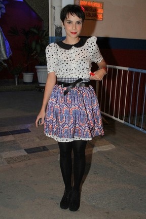 Famosa com look de festa junina