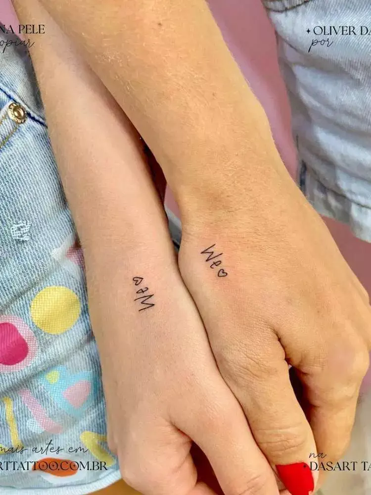 Opção de tatuagem de amigas