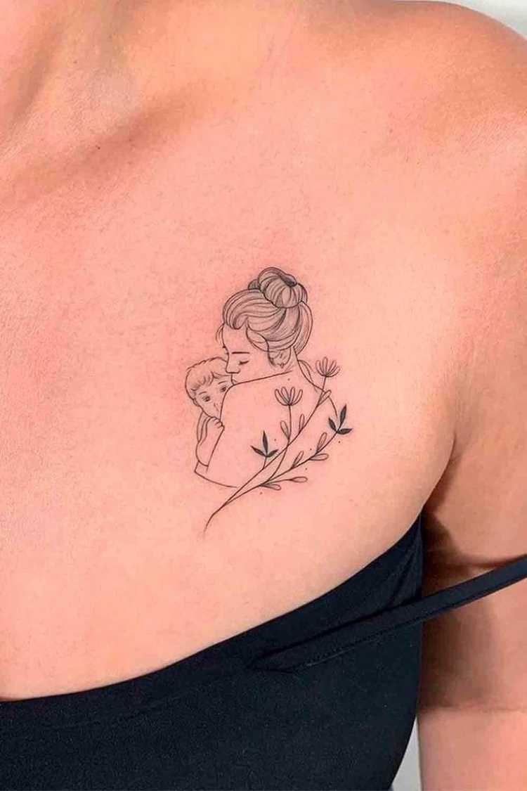 tatuagem mãe segurando recém-nascido