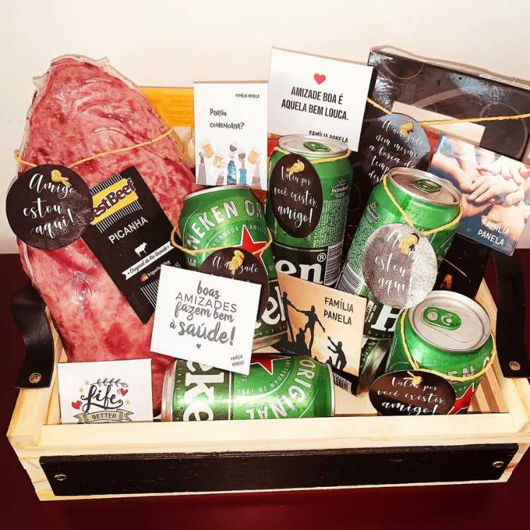 Cesta de Páscoa de churrasco com picanha e cervejas.