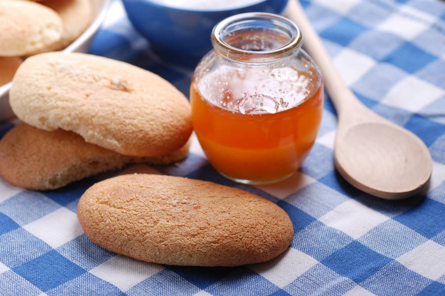 Biscoito com mel cura ressaca.