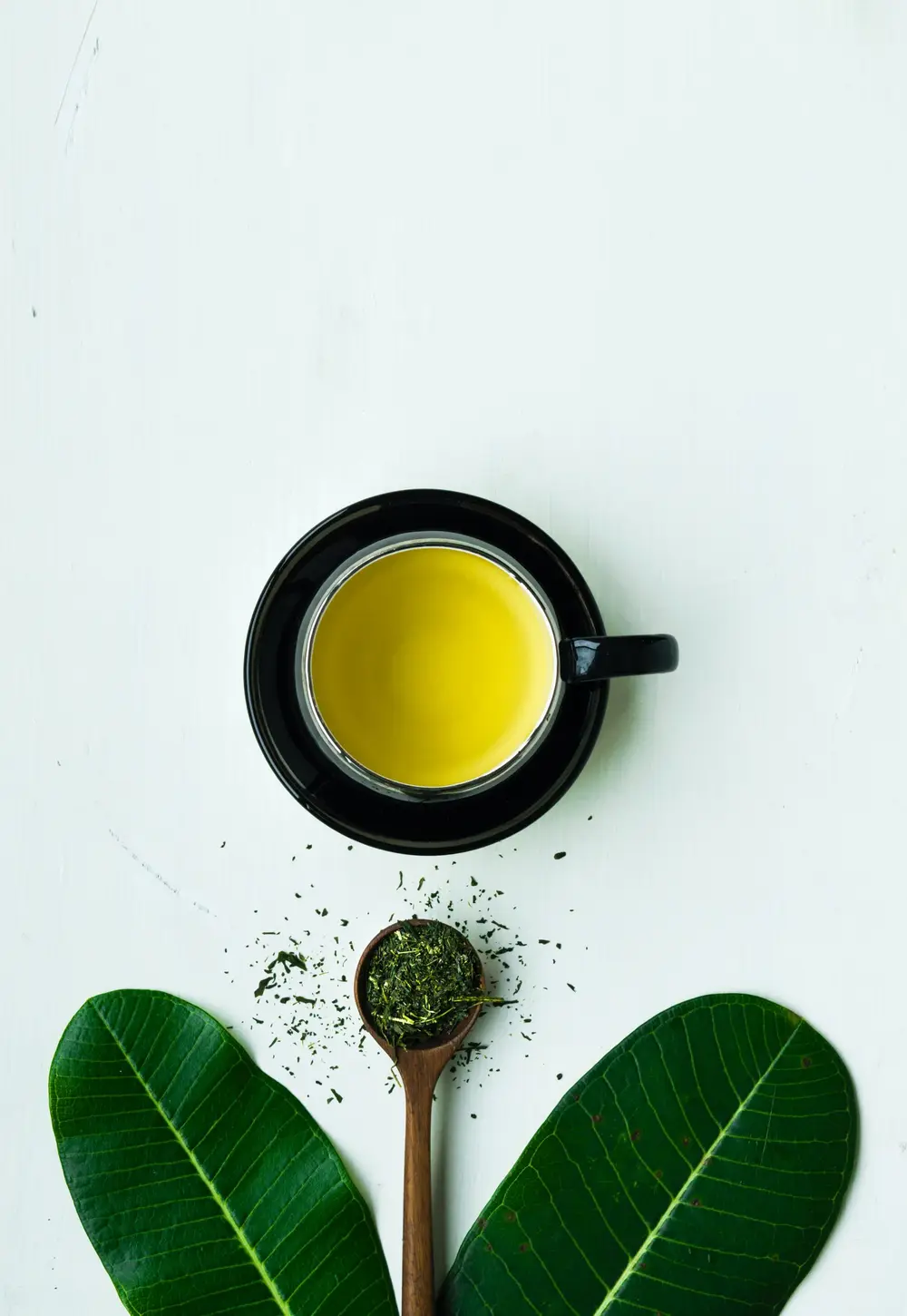 Chás que acalmam a mente: chá verde. Chá verde.