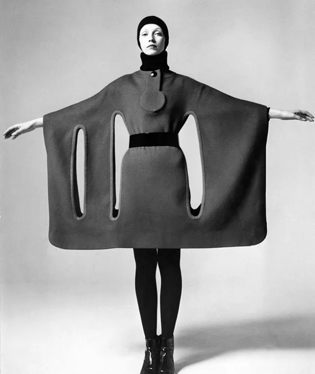 Vestido vazado Pierre Cardin