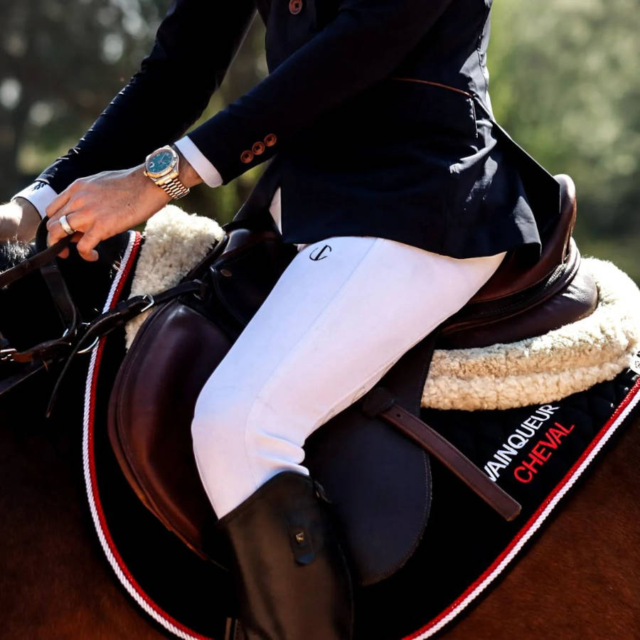 Calça branca da Vainqueur Cheval.